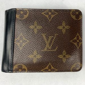 Louis Vuitton Monogram Authentic Mens Wallet